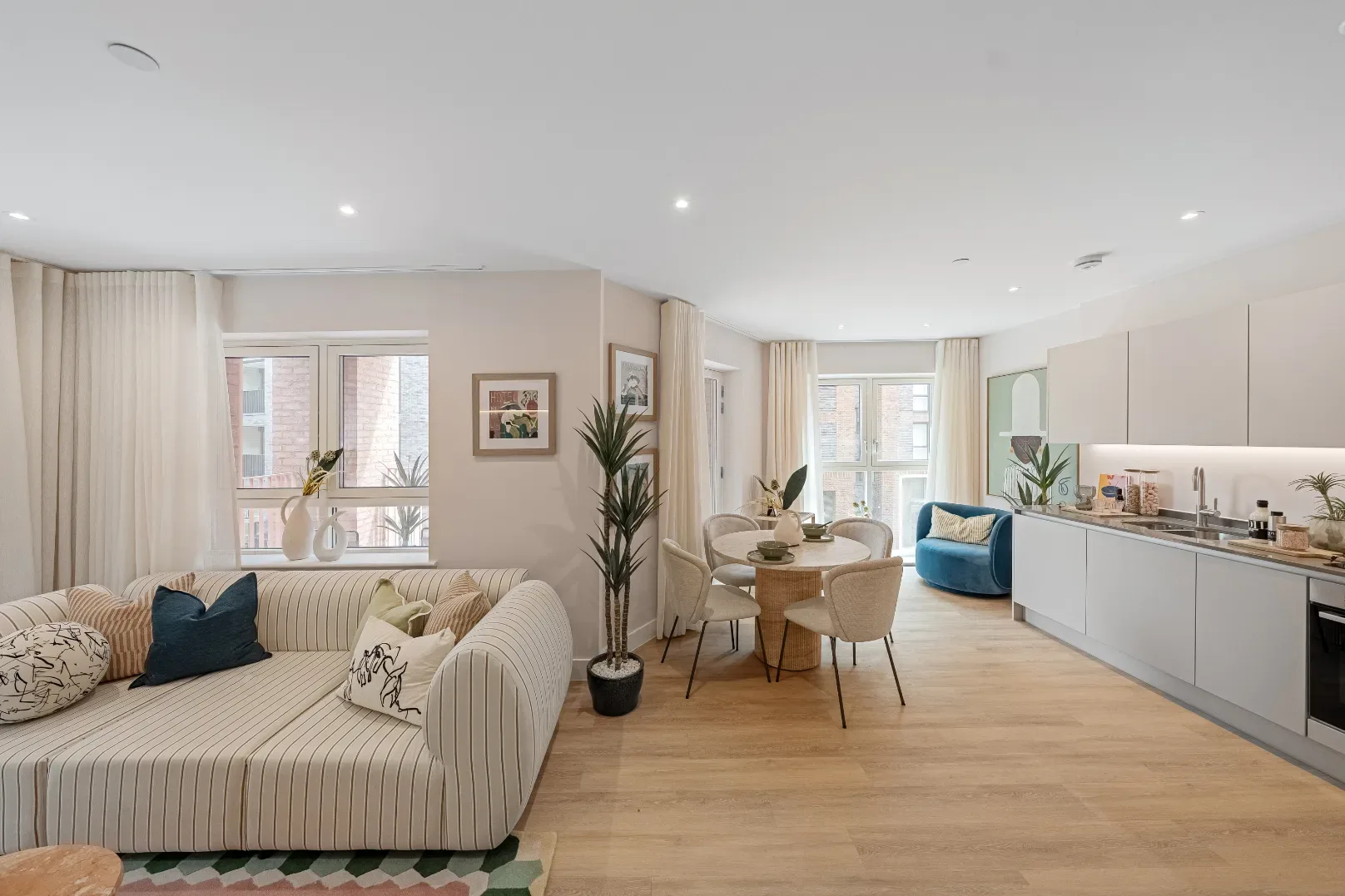 1 bed · 549 sq ft