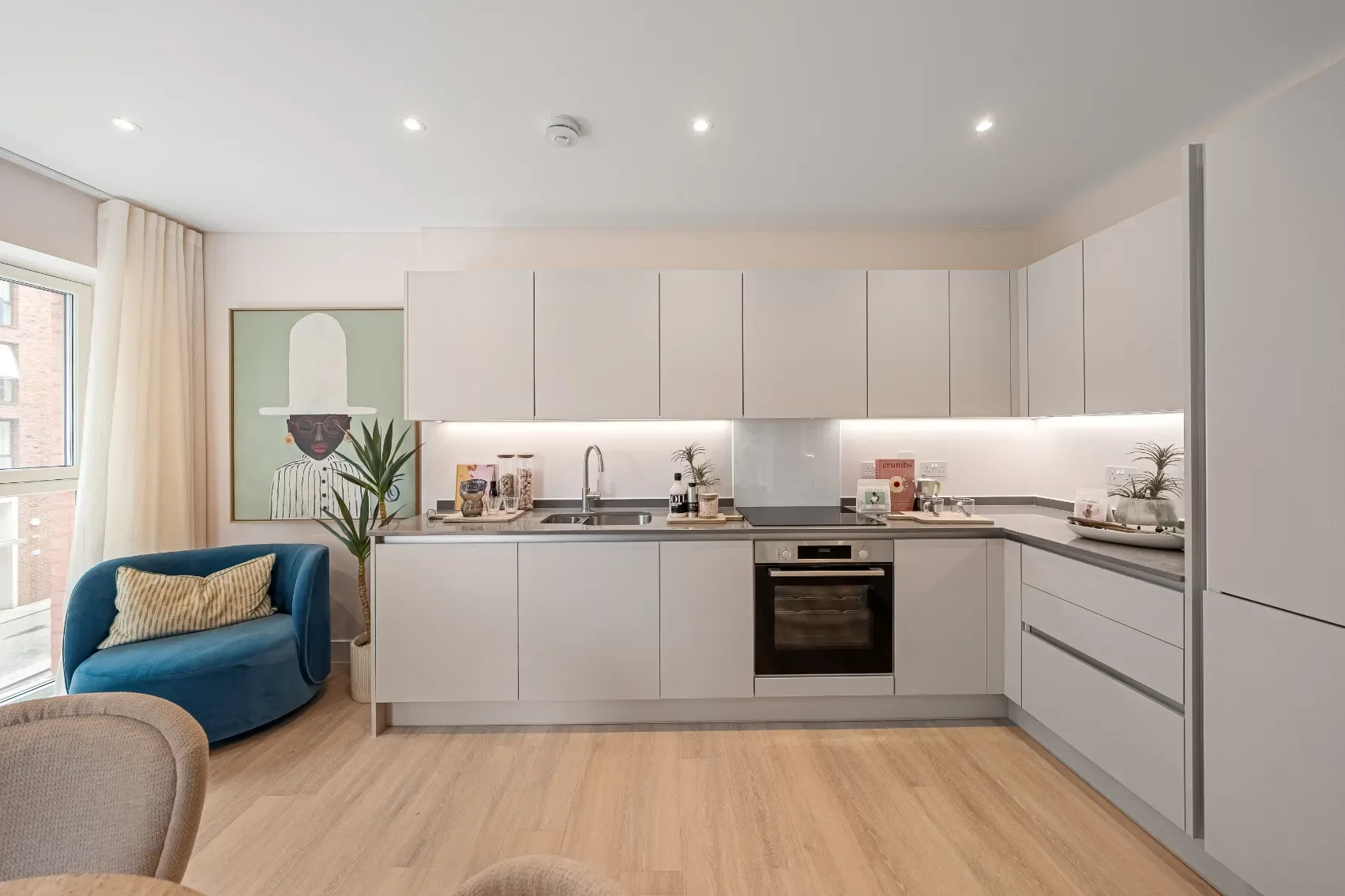 2 bed · 775 sq ft