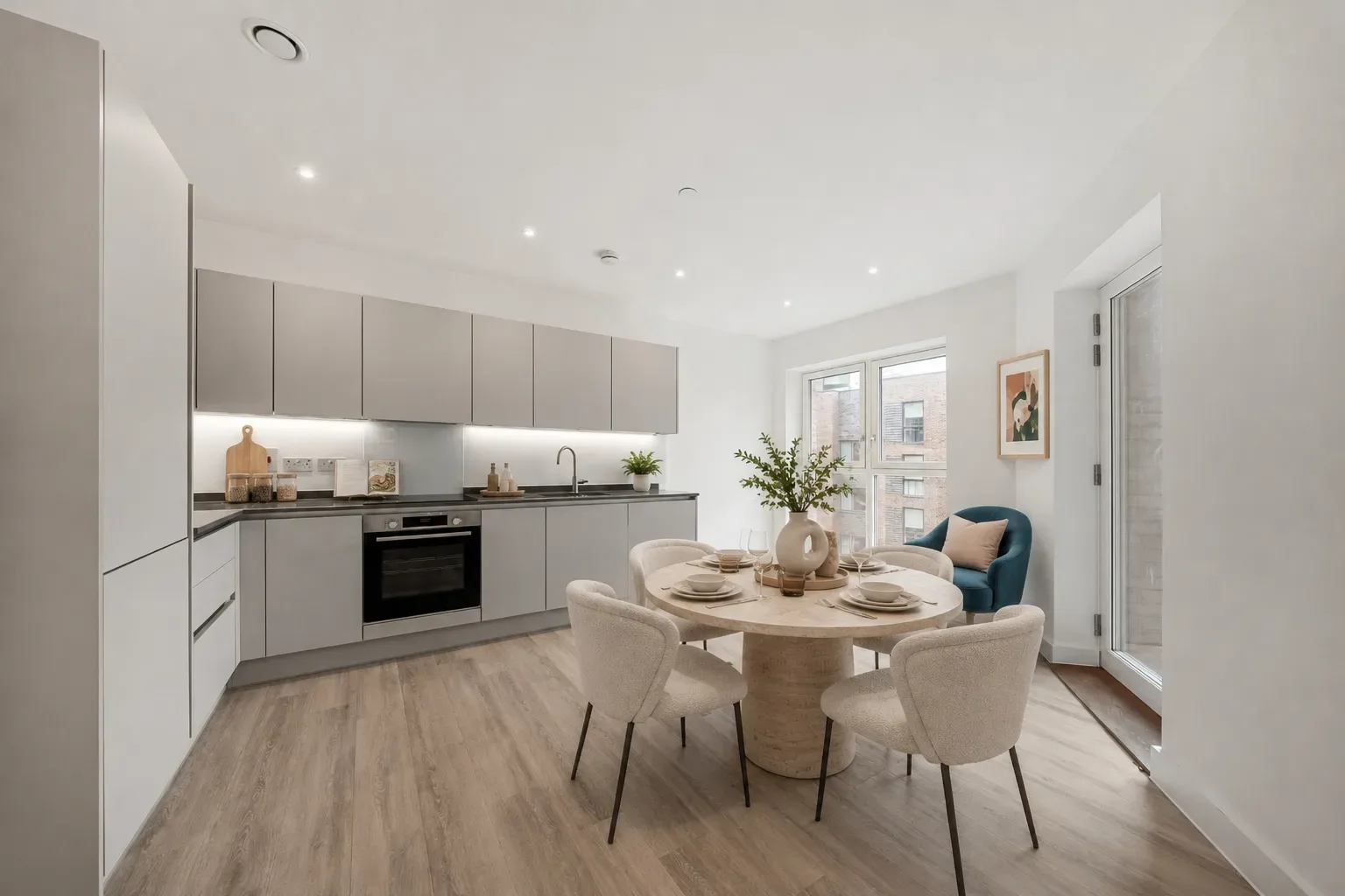 2 bed · 797 sq ft