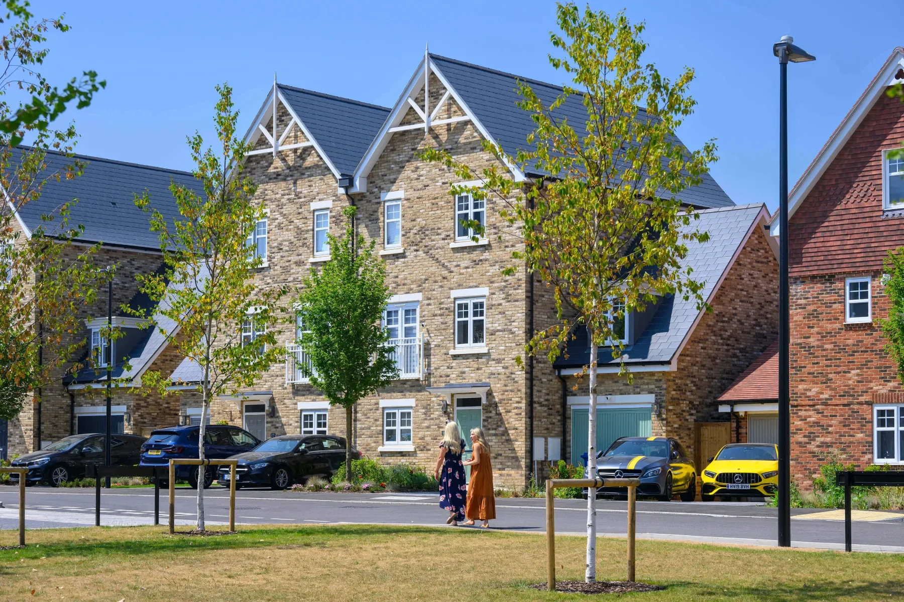3 bed · 1042 sq ft