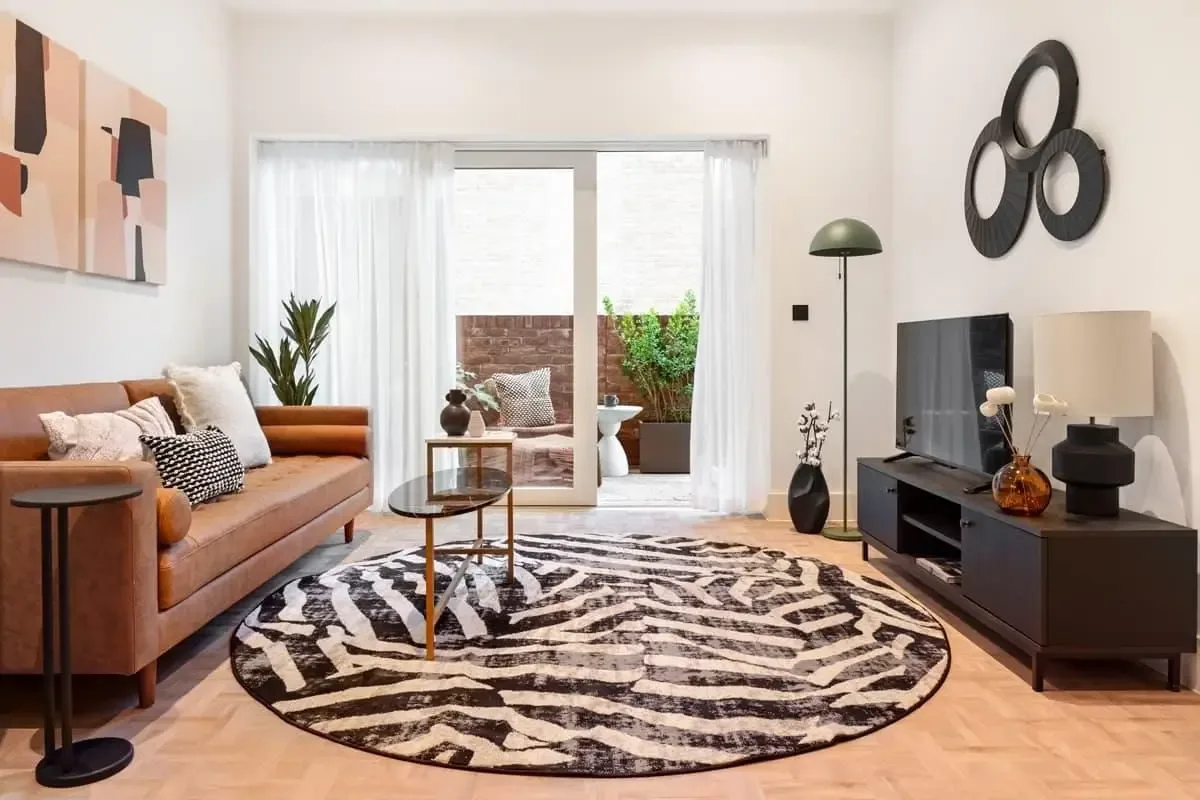 1 bed · 553 sq ft
